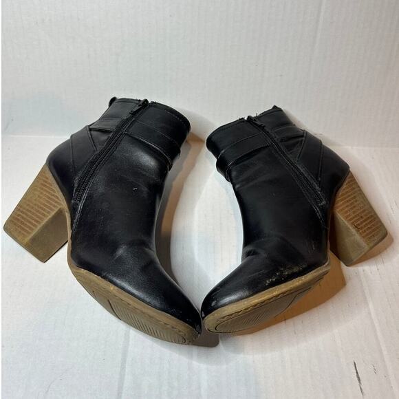 Black Closet Staple Size 8.5  Side Zip Strap Block Heel Ankle Boot Booties - Picture 7 of 10